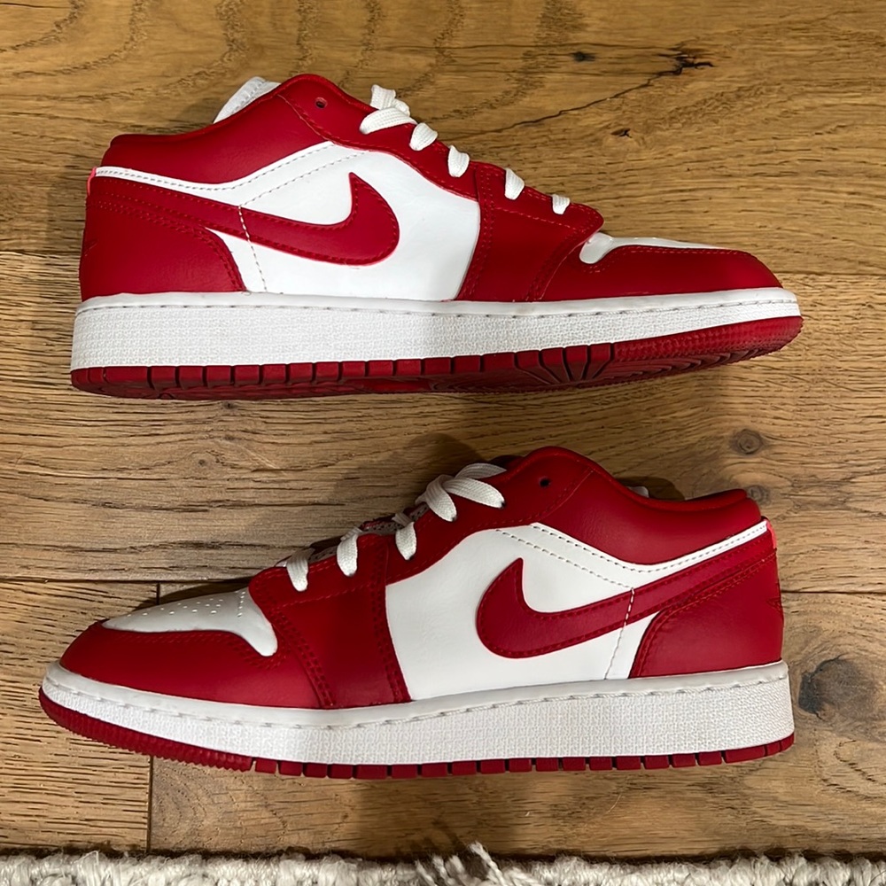 Nike Gym red Jordan 1 lows!